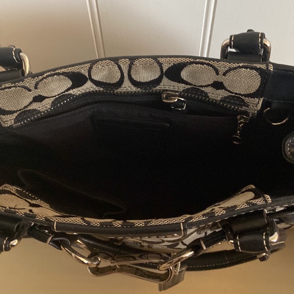 Coach Hampton signature shoulder purse - Picture 2 of 3